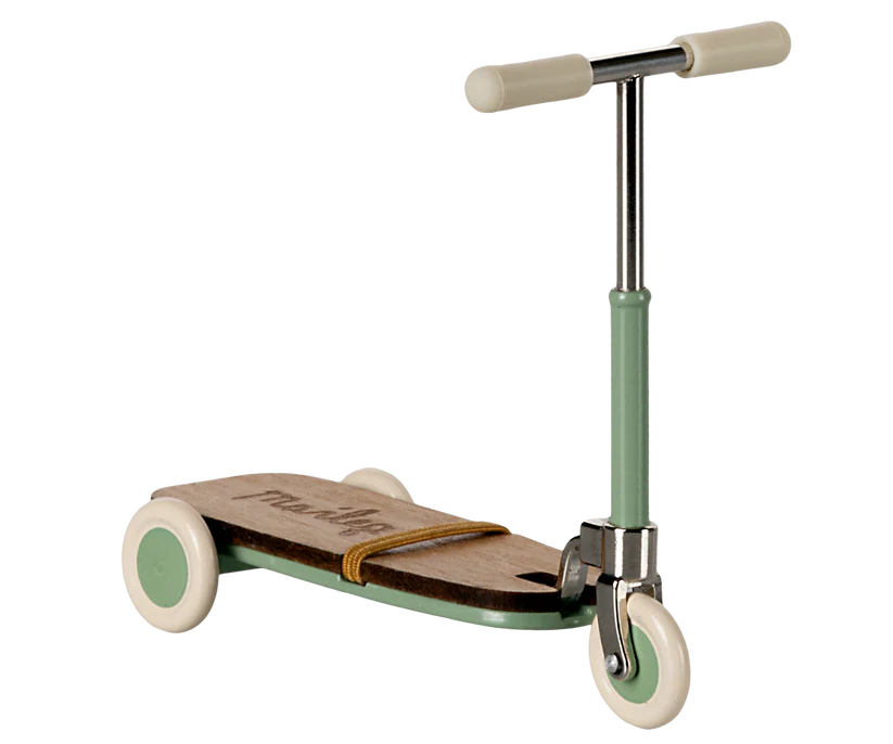 Maileg Kick board, Mouse - Mint