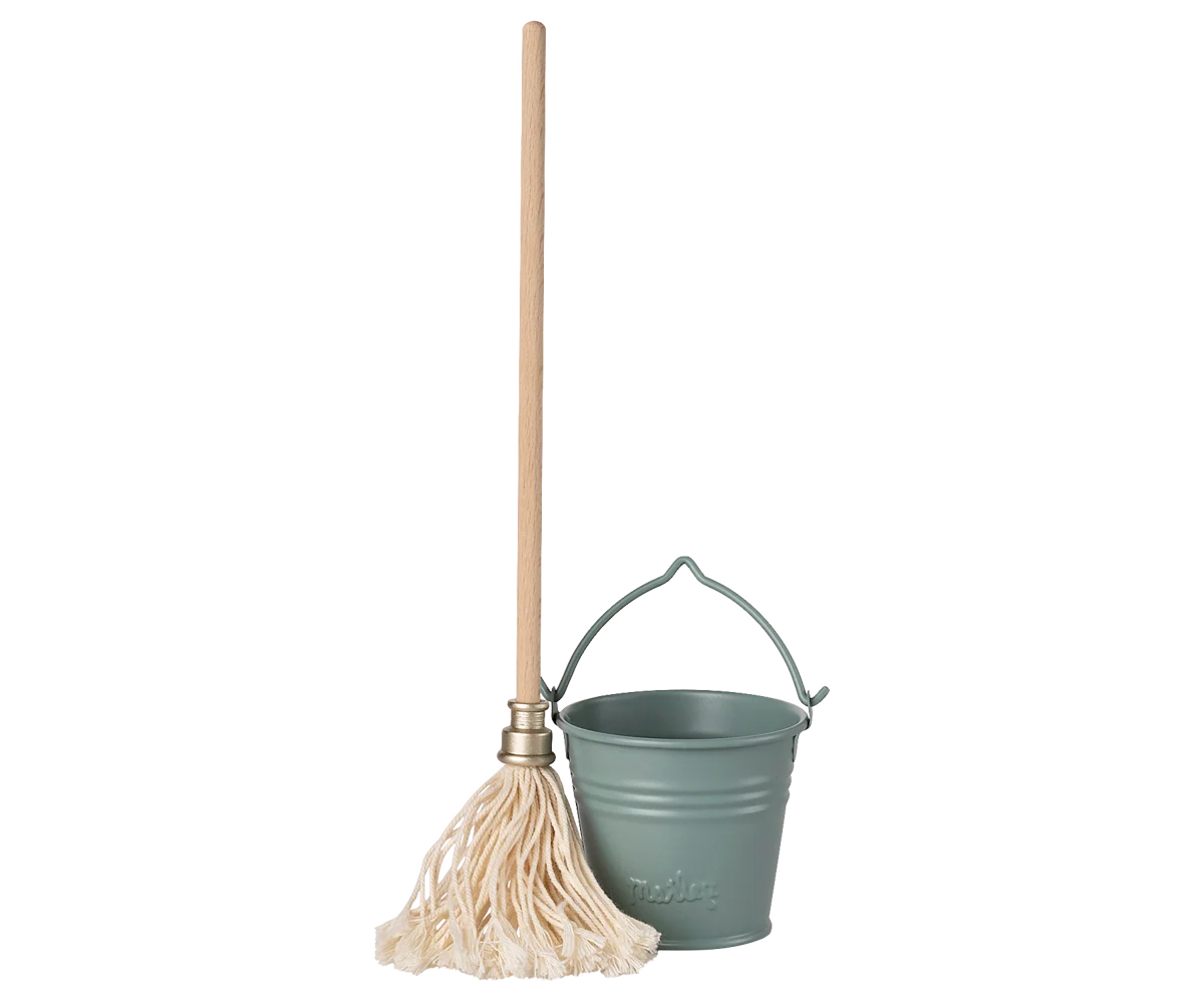 *PRE-SALE* (OCTOBER) Maileg Bucket & mop, Miniature - Light blue (Teddy Size)