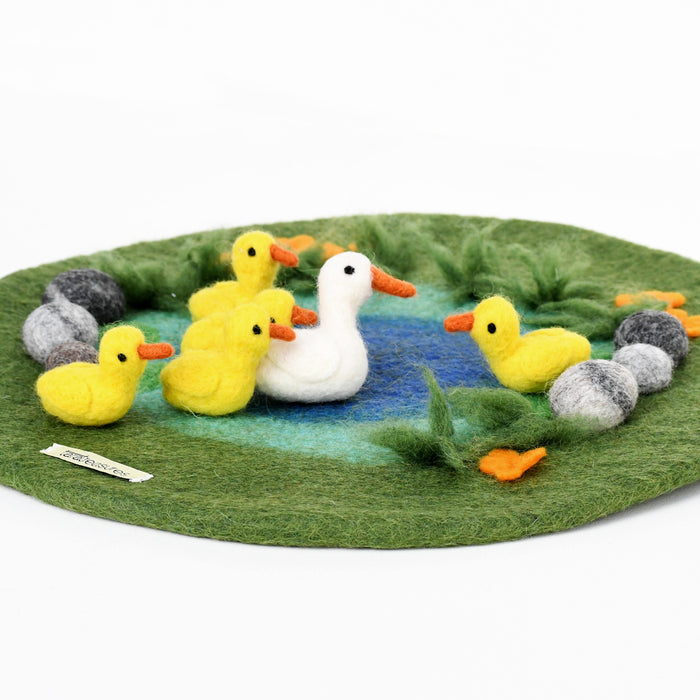 Duck Pond with 6 Ducks Play Mat Playscape