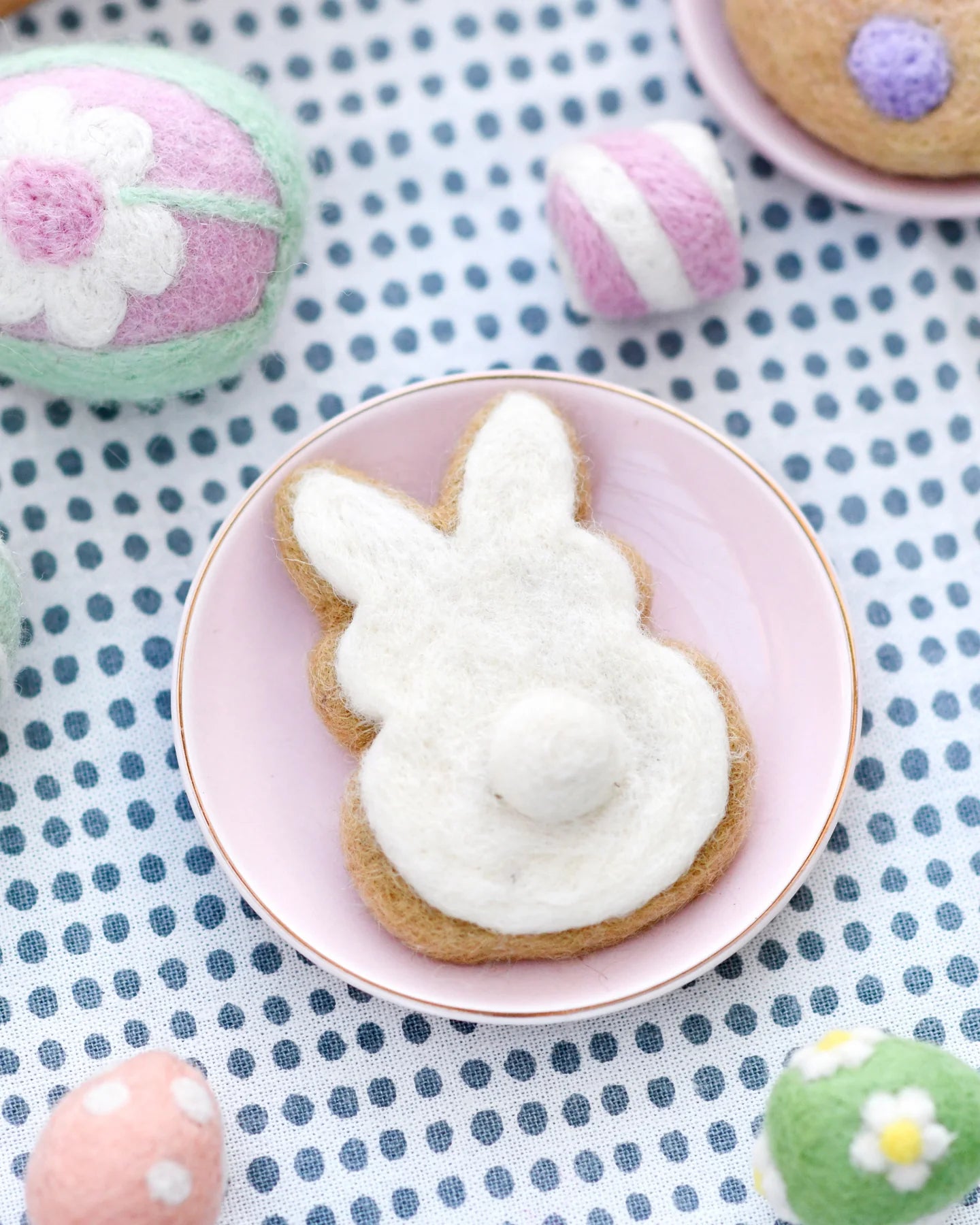 Tara Treasures FELT WHITE EASTER BUNNY COOKIE